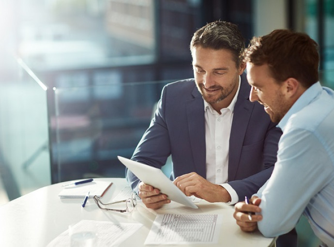 iStock 541114144 broker split block1