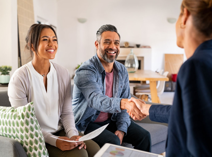 Meeting clients AdobeStock 442356075